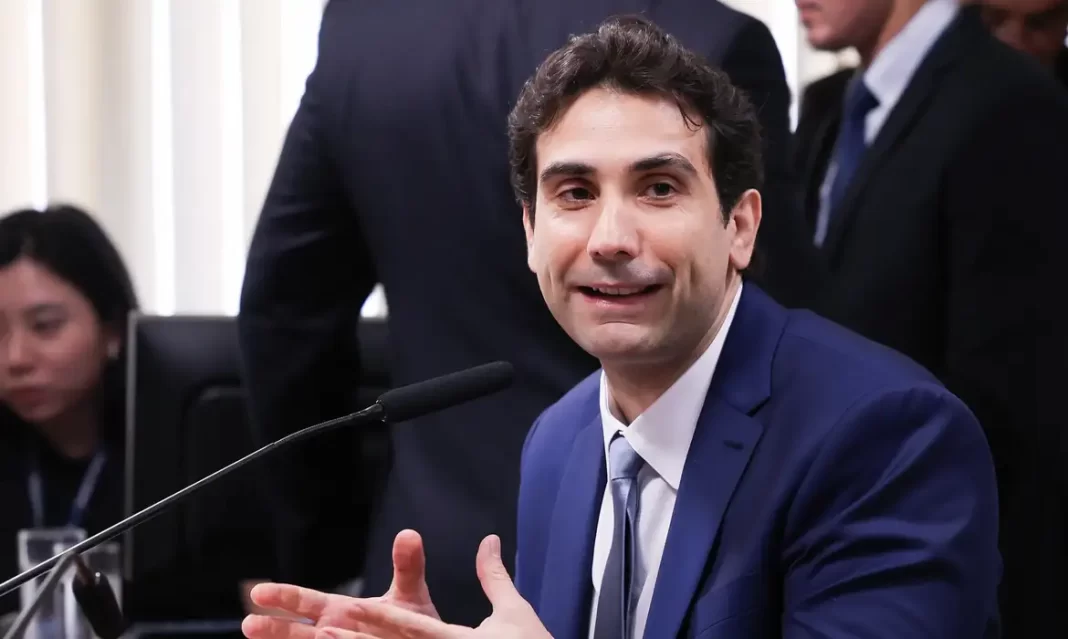 Orientação era investigar qualquer um, ‘sem pirotecnia’, diz Galípolo Orientação era investigar qualquer um, ‘sem pirotecnia’, diz Galípolo
