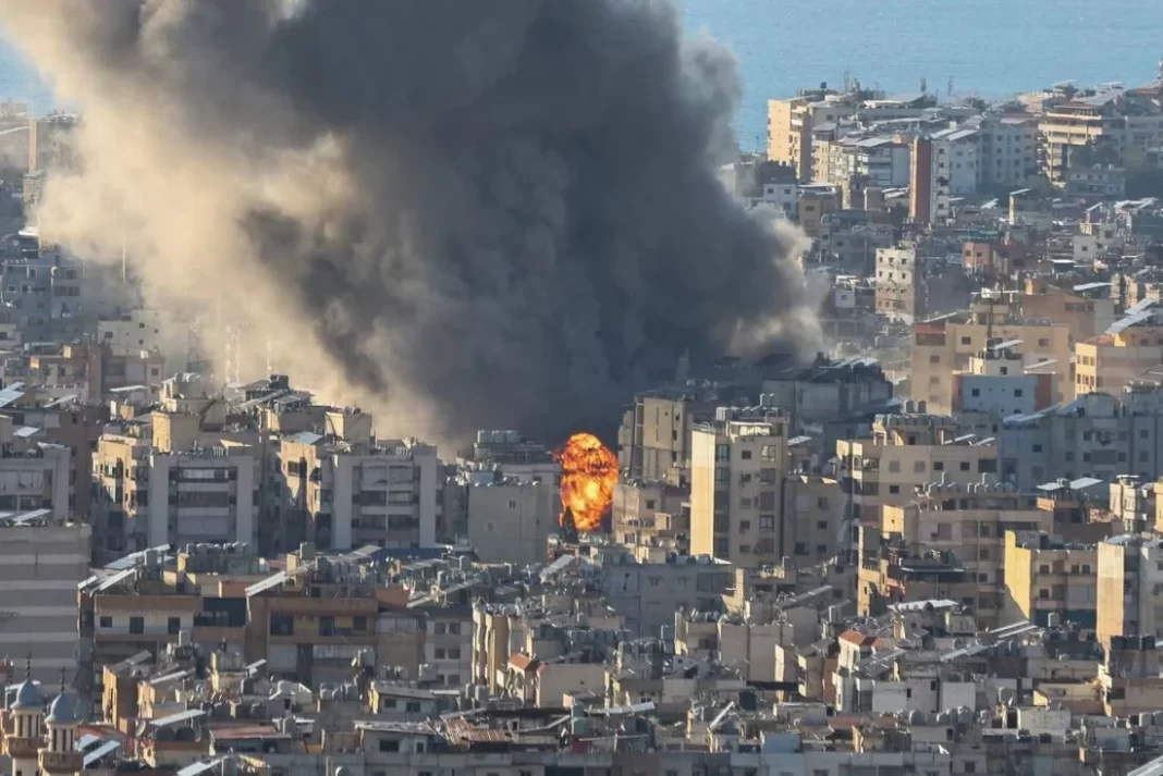 Hezbollah volta a atacar Israel após violação do cessar-fogo no Líbano Hezbollah volta a atacar Israel após violação do cessar-fogo no Líbano