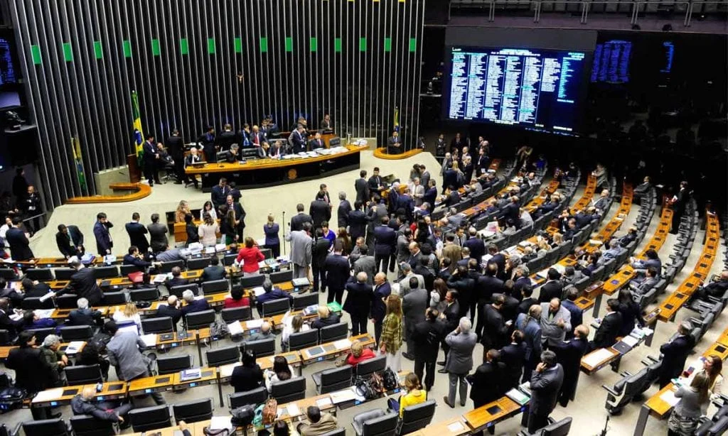 Centrão e direita devem favorecer criminosos ao derrubar veto da dosimetria Centrão e direita devem favorecer criminosos ao derrubar veto da dosimetria