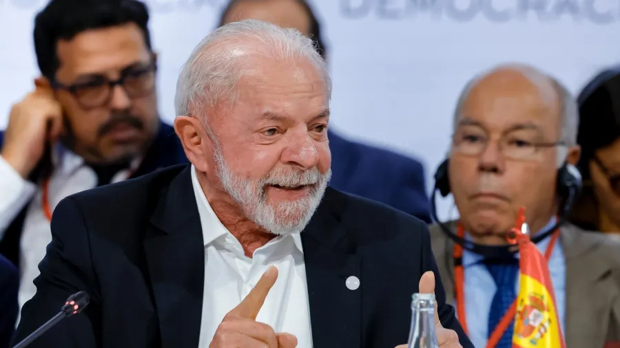Bolsonaro está preso, mas extremismo disputará a eleição de novo, diz Lula Bolsonaro está preso, mas extremismo disputará a eleição de novo, diz Lula