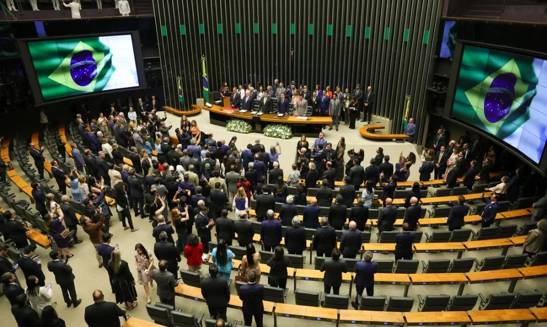Congresso: 6×1, regulamentação de aplicativos e CPI do Crime Organizado em semana decisiva Congresso: 6×1, regulamentação de aplicativos e CPI do Crime Organizado em semana decisiva