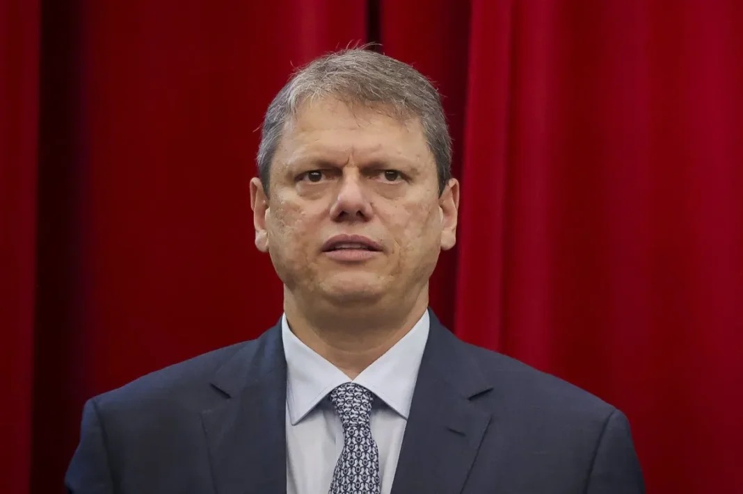 Deputado pede abertura de CPI após matéria do ICL sobre doações de Tarcísio Deputado pede abertura de CPI após matéria do ICL sobre doações de Tarcísio