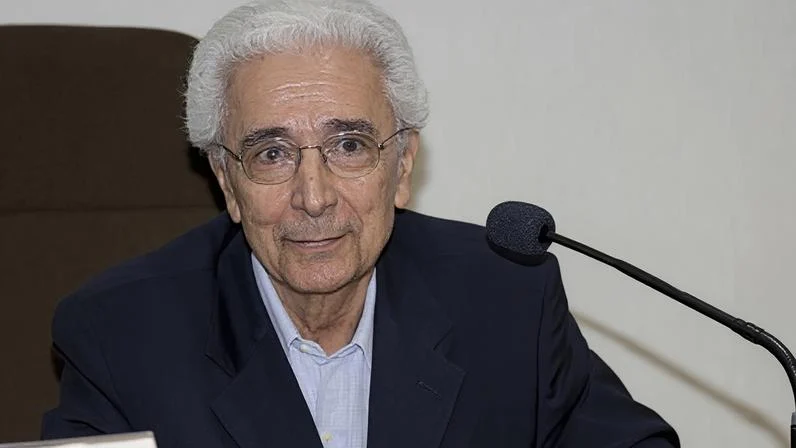 Morre Fernando Novais, o historiador que ensinou o Brasil a olhar para fora de si Morre Fernando Novais, o historiador que ensinou o Brasil a olhar para fora de si
