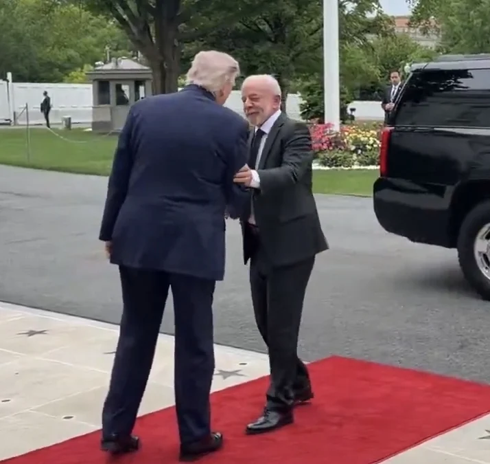 Presidente Lula chega à Casa Branca para reunião com Donald Trump Presidente Lula chega à Casa Branca para reunião com Donald Trump