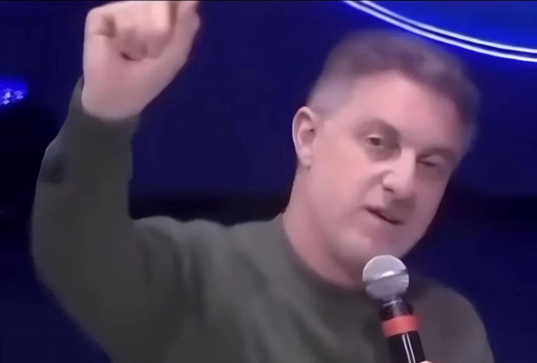 Criticado por atacar Bolsa Família, Luciano Huck diz que fala foi ‘tirada do contexto’ Criticado por atacar Bolsa Família, Luciano Huck diz que fala foi ‘tirada do contexto’