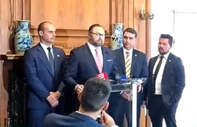 Conselheiro de Trump evita apoio a Flávio Bolsonaro Conselheiro de Trump evita apoio a Flávio Bolsonaro
