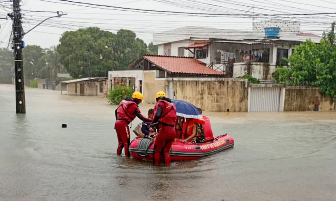 Tempestades em Pernambuco deixam quatro mortos e mais de mil desalojados Tempestades em Pernambuco deixam quatro mortos e mais de mil desalojados