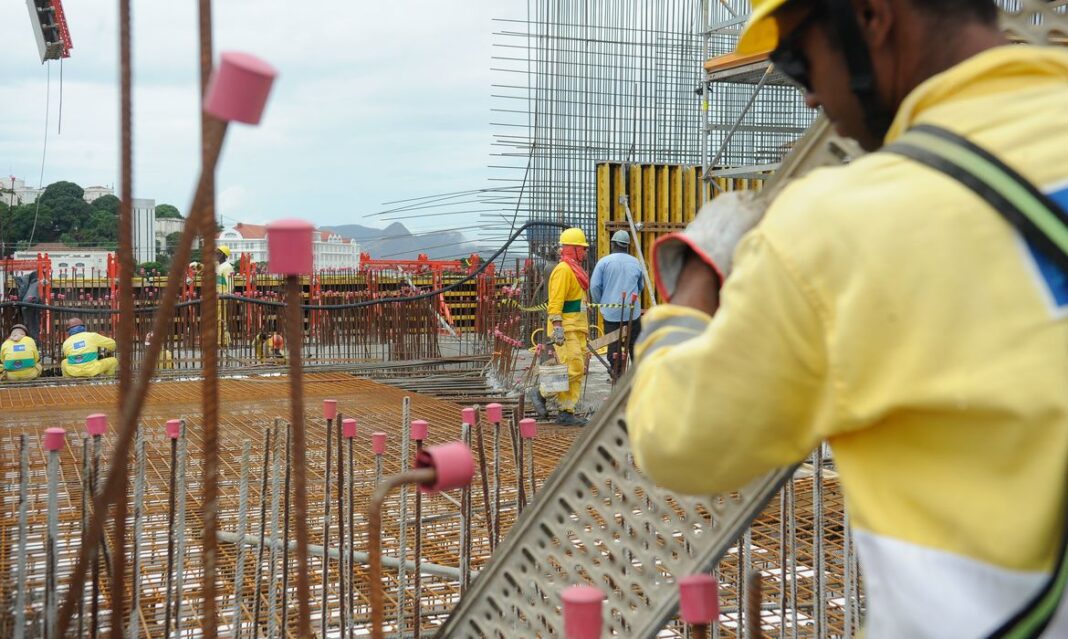 Confiança da Construção fica estável em maio Confiança da Construção fica estável em maio