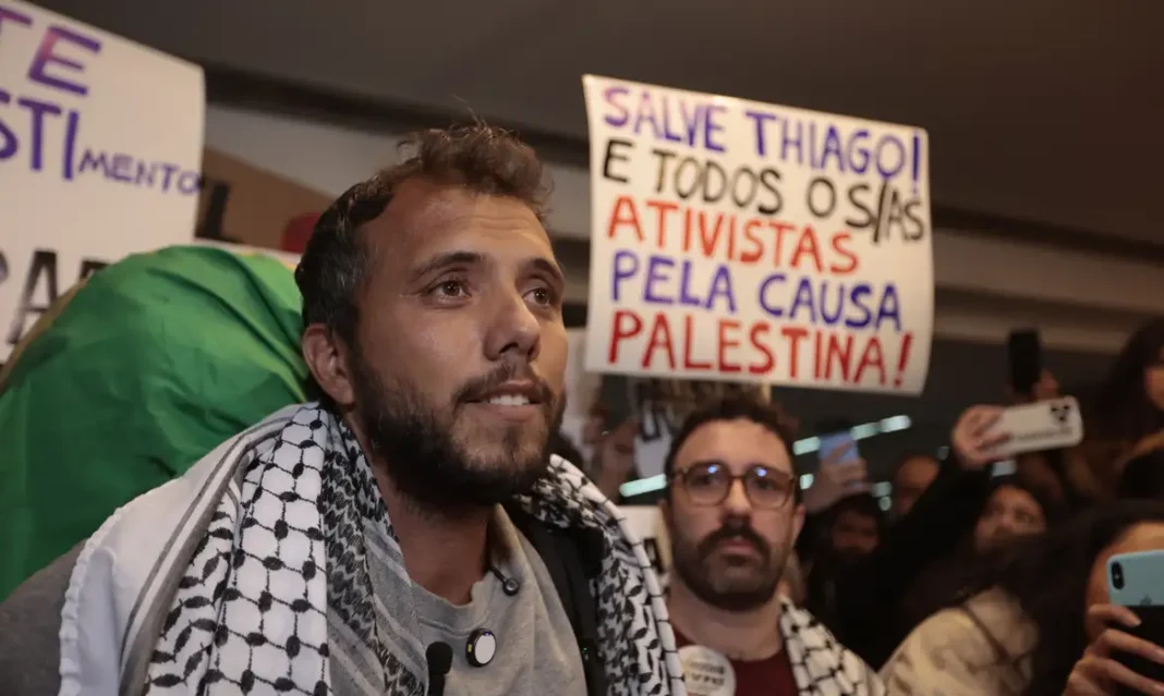 ONU cobra Israel a libertar ativista brasileiro de forma ‘imediata e incondicional’ ONU cobra Israel a libertar ativista brasileiro de forma ‘imediata e incondicional’