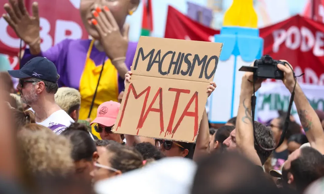 Ao menos 1 em cada 10 mulheres no Brasil é vítima de violência de parceiro, aponta estudo Ao menos 1 em cada 10 mulheres no Brasil é vítima de violência de parceiro, aponta estudo