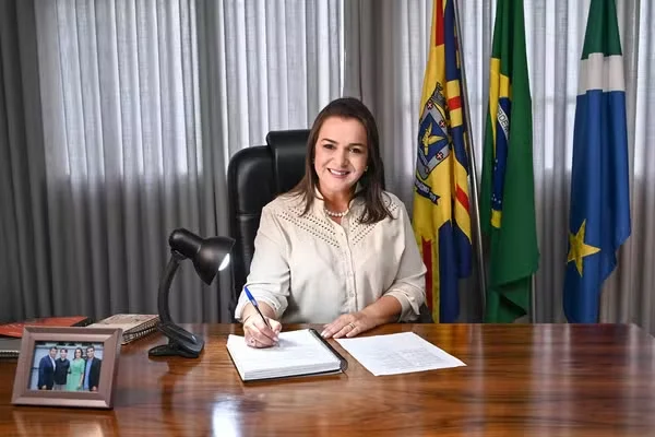 Evangélica, prefeita que nomeou 12 pastores como secretários tem a maior rejeição do Brasil Evangélica, prefeita que nomeou 12 pastores como secretários tem a maior rejeição do Brasil