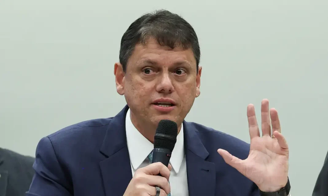 TCE aprova com ressalvas as contas do governo de Tarcísio TCE aprova com ressalvas as contas do governo de Tarcísio