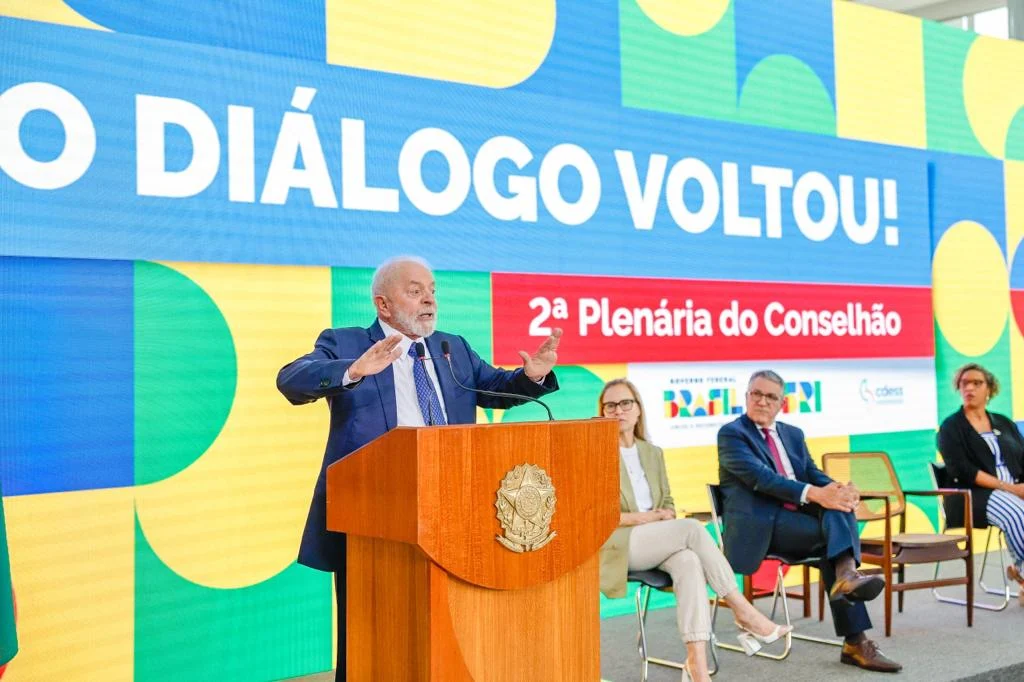 Consolidar a democracia, garantir direitos e o desenvolvimento com participação social Consolidar a democracia, garantir direitos e o desenvolvimento com participação social