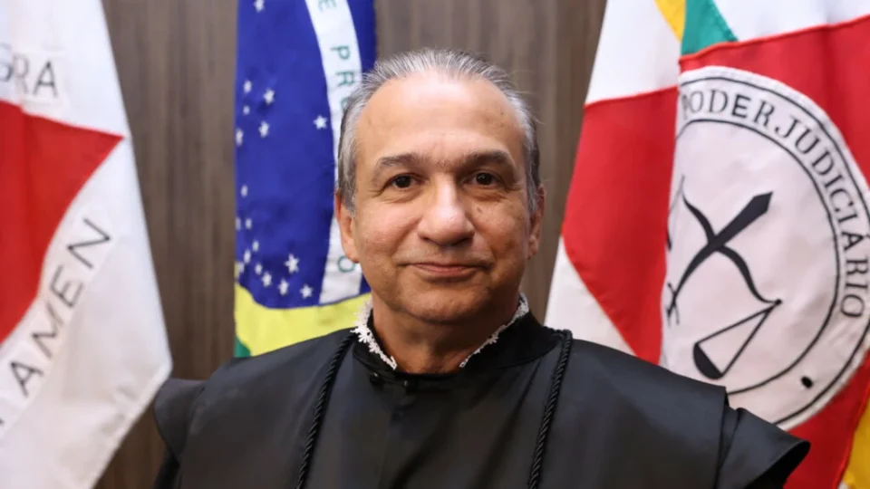 CNJ abre processo disciplinar contra desembargador acusado de abuso sexual CNJ abre processo disciplinar contra desembargador acusado de abuso sexual
