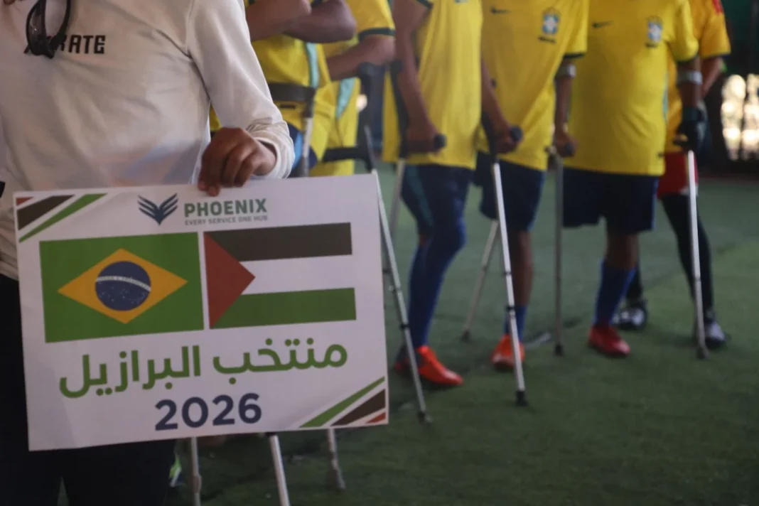 Em Gaza, vítimas vestem a camisa do Brasil para voltar a sonhar Em Gaza, vítimas vestem a camisa do Brasil para voltar a sonhar