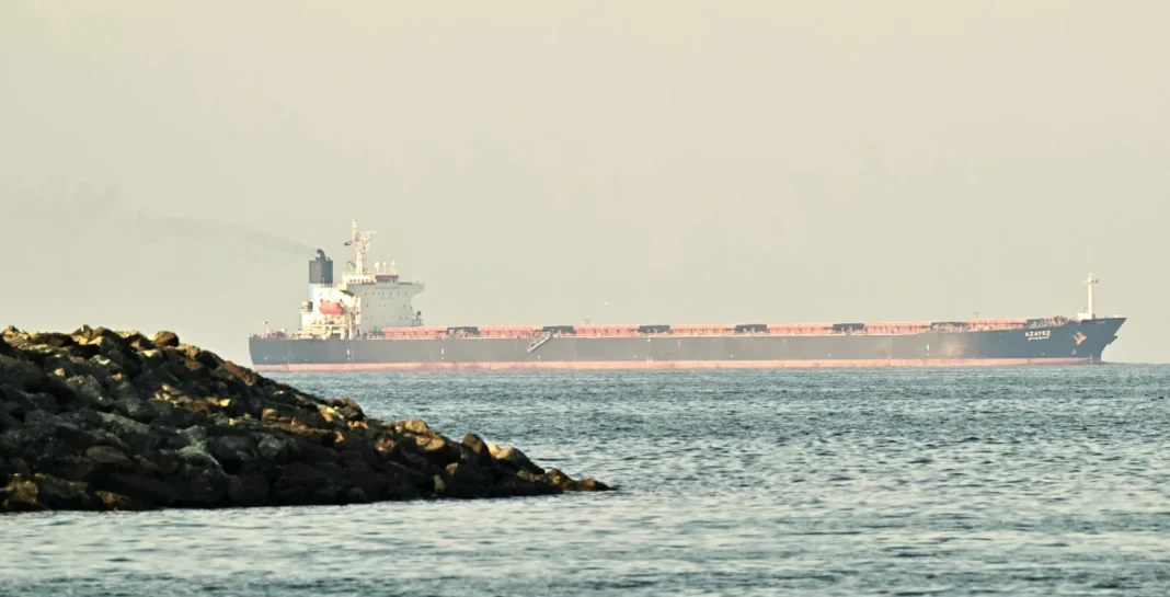 Estreito de Ormuz terá gestão definida por Irã, Omã e países do Golfo Estreito de Ormuz terá gestão definida por Irã, Omã e países do Golfo