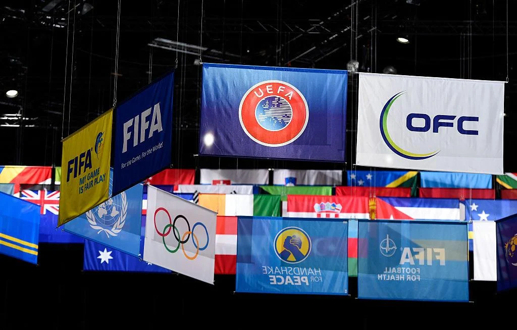 A FIFA entre guerras, pressões e submissões A FIFA entre guerras, pressões e submissões