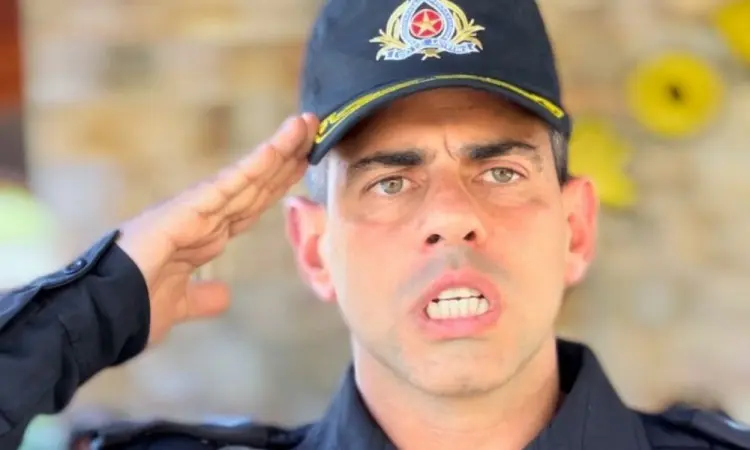 Comandante do Bope em operação que deixou 122 mortos é exonerado no RJ Comandante do Bope em operação que deixou 122 mortos é exonerado no RJ