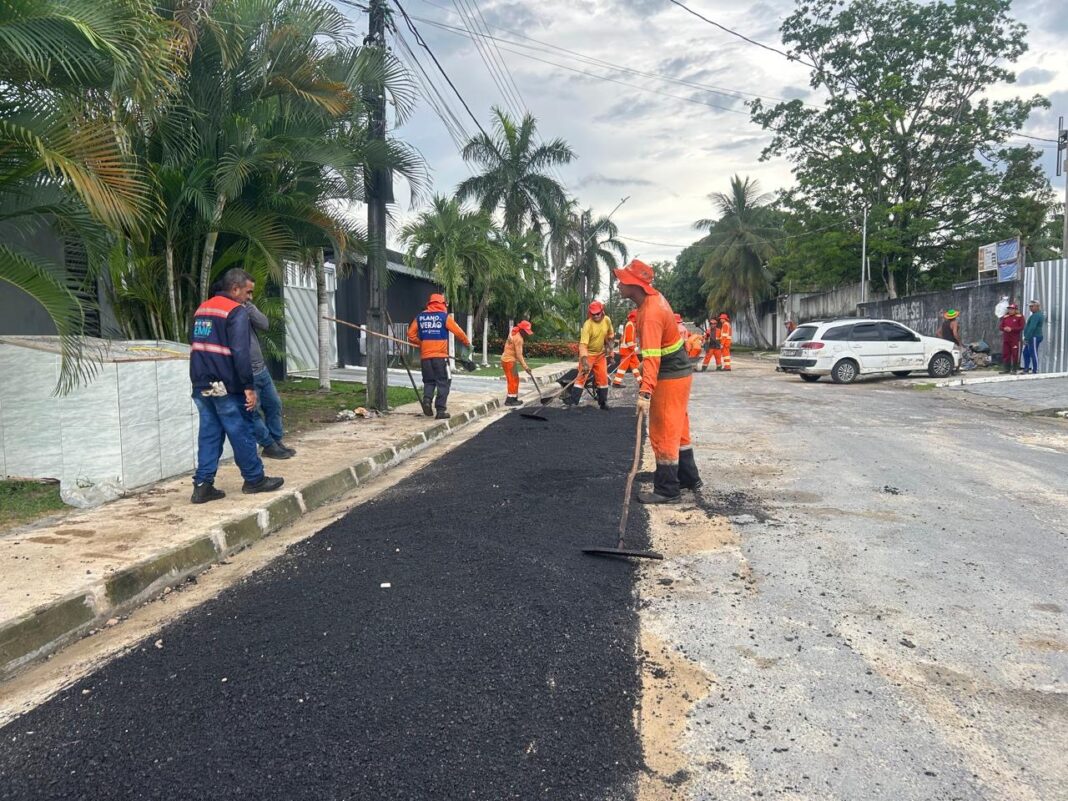Prefeitura de Manaus avança com recuperação asfáltica no bairro Flores e melhora mobilidade na zona Centro-Sul Prefeitura de Manaus avança com recuperação asfáltica no bairro Flores e melhora mobilidade na zona Centro-Sul