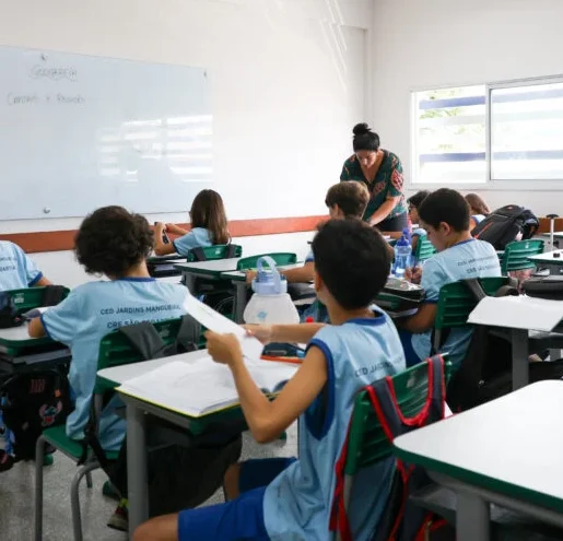 RJ fica em penúltimo em ranking de educação mesmo liderando gastos por aluno RJ fica em penúltimo em ranking de educação mesmo liderando gastos por aluno