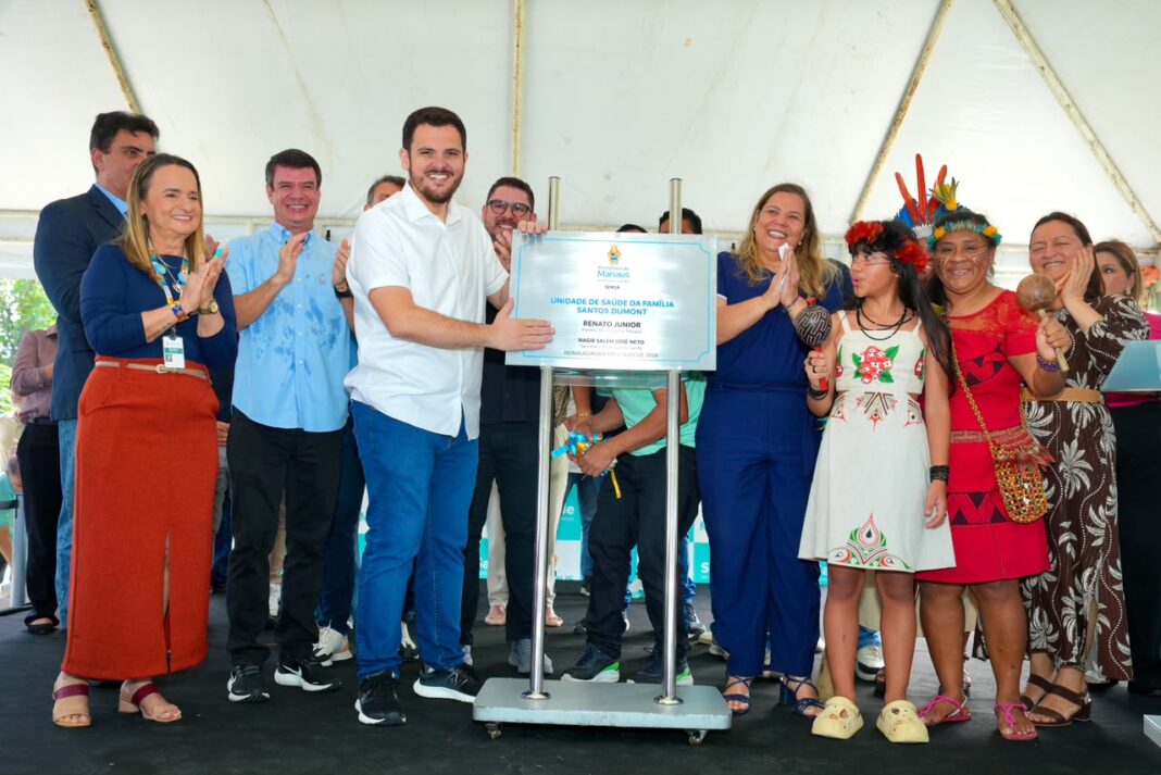 Prefeito Renato Junior entrega a USF Santos Dumont e amplia atendimento de saúde para 25 mil pessoas na zona Centro-Oeste de Manaus Prefeito Renato Junior entrega a USF Santos Dumont e amplia atendimento de saúde para 25 mil pessoas na zona Centro-Oeste de Manaus