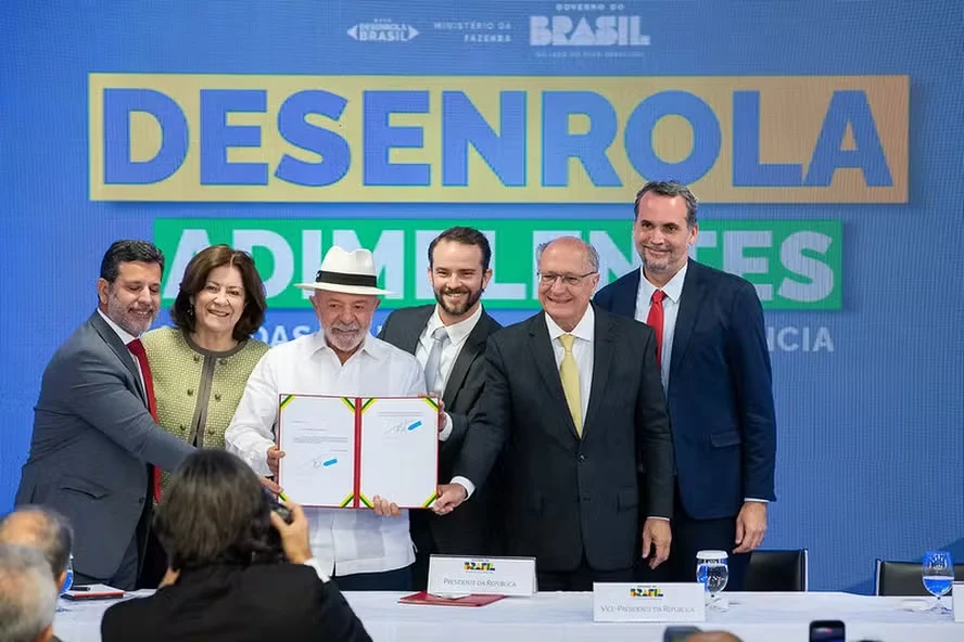 Governo lança Fies Empreendedor; veja nova linha de crédito Governo lança Fies Empreendedor; veja nova linha de crédito