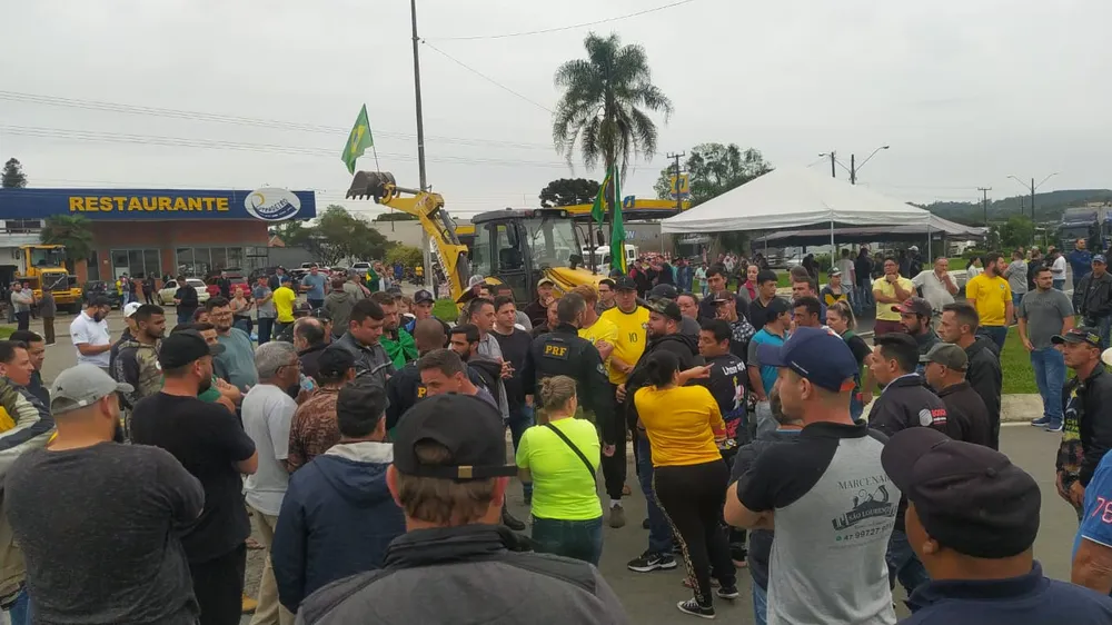 Câmara aprova anistia a caminhoneiros derrota de Bolsonaro Câmara aprova anistia a caminhoneiros derrota de Bolsonaro