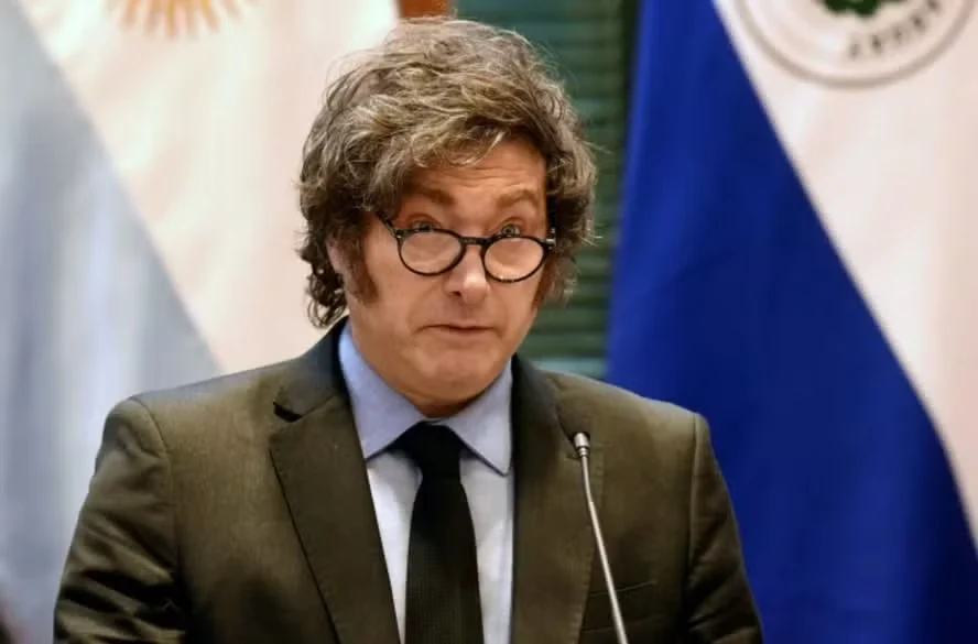 Porta-voz de Milei renuncia; acusação de ocultar US$ 500 mil Porta-voz de Milei renuncia; acusação de ocultar US$ 500 mil