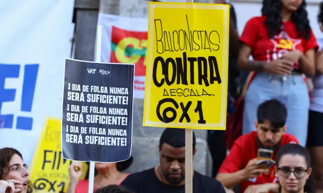 Levantamento aponta pressão das redes contra Congresso pelo fim da escala 6×1 Levantamento aponta pressão das redes contra Congresso pelo fim da escala 6×1
