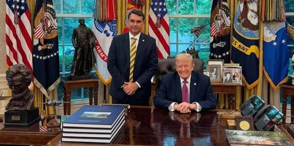 Pesquisa Quaest: Maioria culpa Flávio Bolsonaro por tarifaço dos EUA Pesquisa Quaest: Maioria culpa Flávio Bolsonaro por tarifaço dos EUA