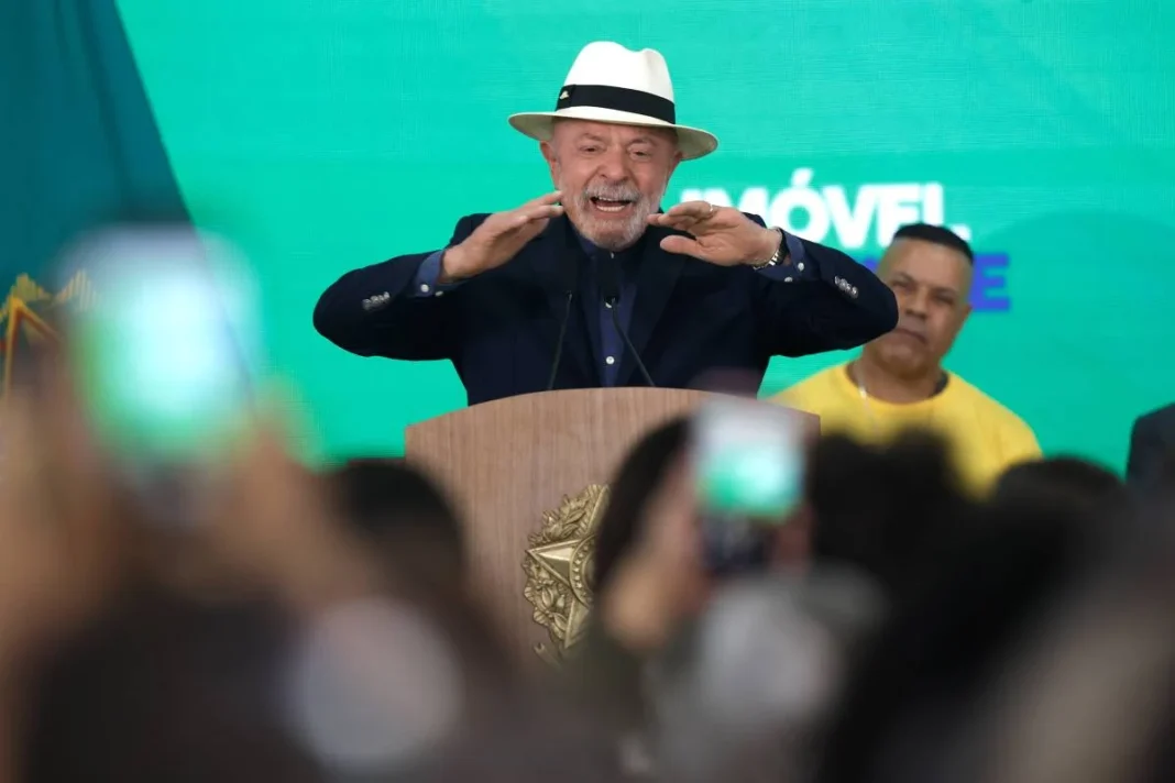 Lula volta a defender Pix após tarifaço: ‘contra Brasil ninguém ganha mentindo’ Lula volta a defender Pix após tarifaço: ‘contra Brasil ninguém ganha mentindo’