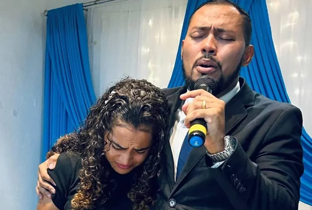 Casal de pastores é indiciado sob suspeita de abuso sexual de adolescentes Casal de pastores é indiciado sob suspeita de abuso sexual de adolescentes