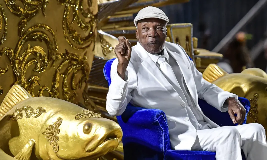 Milton Nascimento tem alta e deixa hospital Milton Nascimento tem alta e deixa hospital