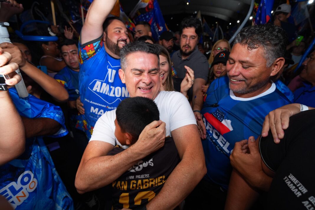 David Almeida reúne mais de 7 mil pessoas e fortalece grupo político no lançamento da pré-candidatura de Marcelo Palhano David Almeida reúne mais de 7 mil pessoas e fortalece grupo político no lançamento da pré-candidatura de Marcelo Palhano