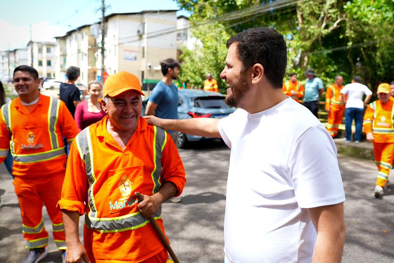 Prefeito Renato Junior surpreende morador ao fiscalizar obra no domingo e recebe reconhecimento por recuperação de rua Prefeito Renato Junior surpreende morador ao fiscalizar obra no domingo e recebe reconhecimento por recuperação de rua