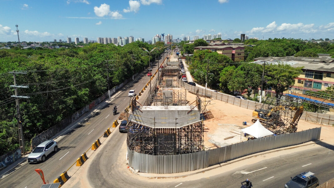Obras do complexo viário ‘Passarão’ avançam e marcam grande investimento da prefeitura para a mobilidade de quem circula pela zona Oeste de Manaus Obras do complexo viário ‘Passarão’ avançam e marcam grande investimento da prefeitura para a mobilidade de quem circula pela zona Oeste de Manaus