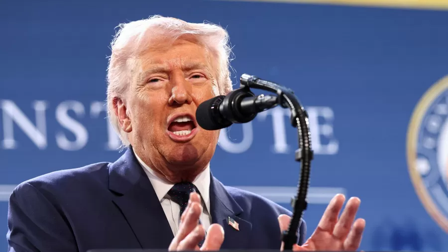 Trump acusa árbitro brasileiro de ‘muito suspeito’ após expulsar jogador dos EUA Trump acusa árbitro brasileiro de ‘muito suspeito’ após expulsar jogador dos EUA