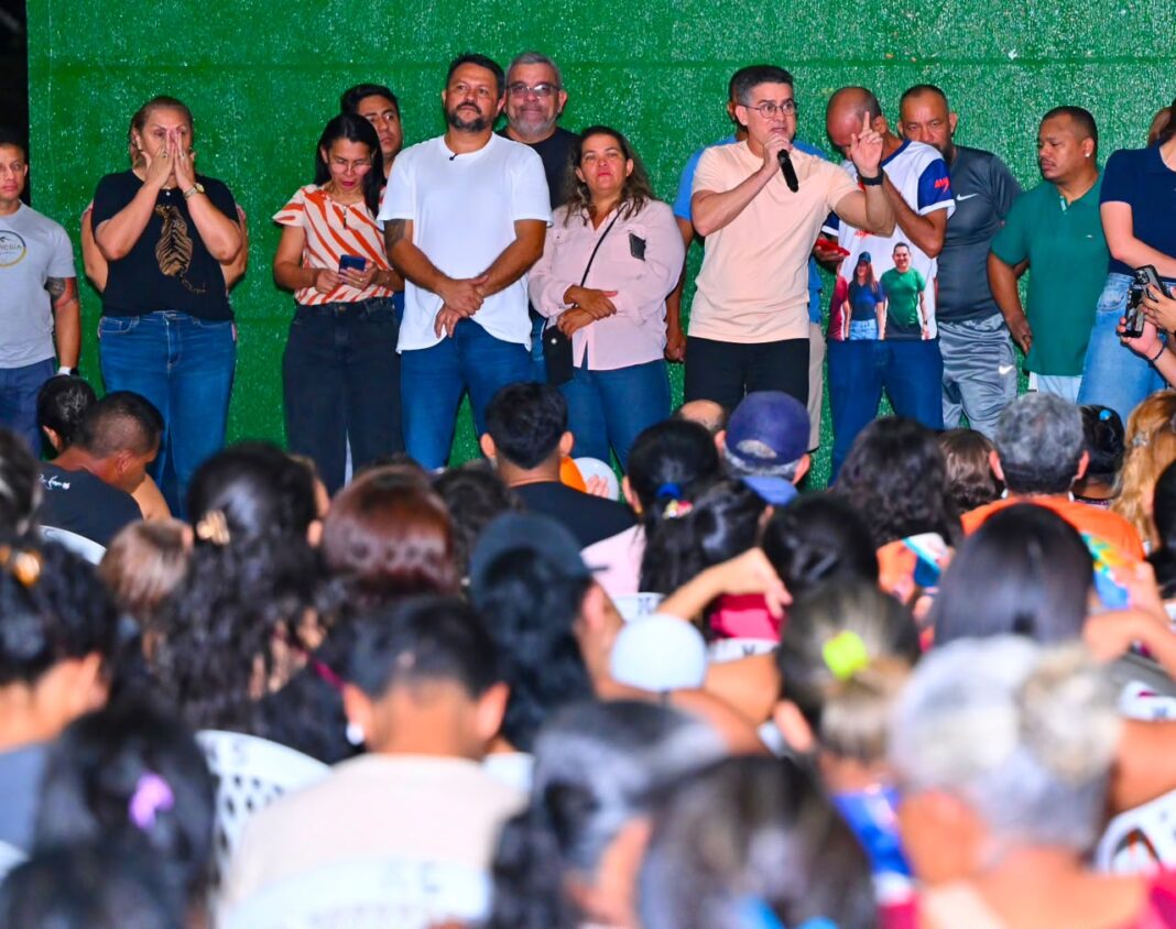 Daniel Serrão reúne 500 lideranças no Aleixo e destaca a valorização dos conselheiros tutelares promovida por David Almeida Daniel Serrão reúne 500 lideranças no Aleixo e destaca a valorização dos conselheiros tutelares promovida por David Almeida