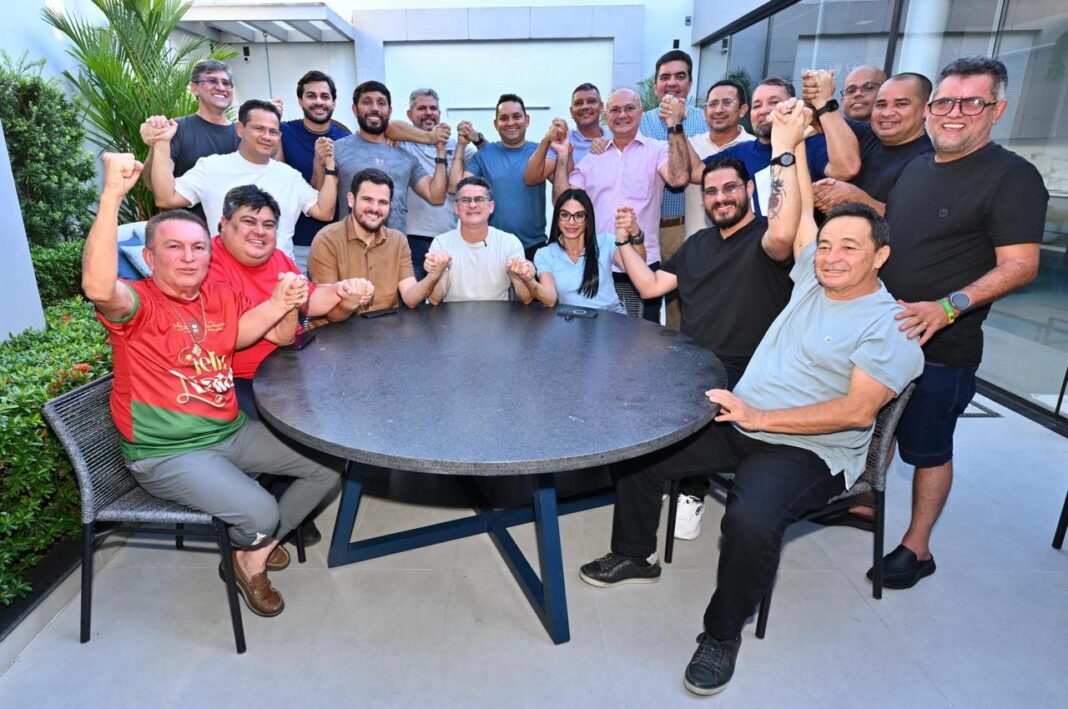 David Almeida anuncia Dra. Shádia como vice na chapa ao Governo do Amazonas David Almeida anuncia Dra. Shádia como vice na chapa ao Governo do Amazonas