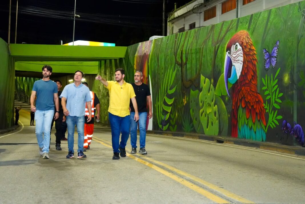 Prefeito Renato Junior vistoria reestruturação de passagem de nível entre as avenidas Constantino Nery e Theomário Pinto e destaca obras de recuperação em diferentes espaços públicos da capital Prefeito Renato Junior vistoria reestruturação de passagem de nível entre as avenidas Constantino Nery e Theomário Pinto e destaca obras de recuperação em diferentes espaços públicos da capital