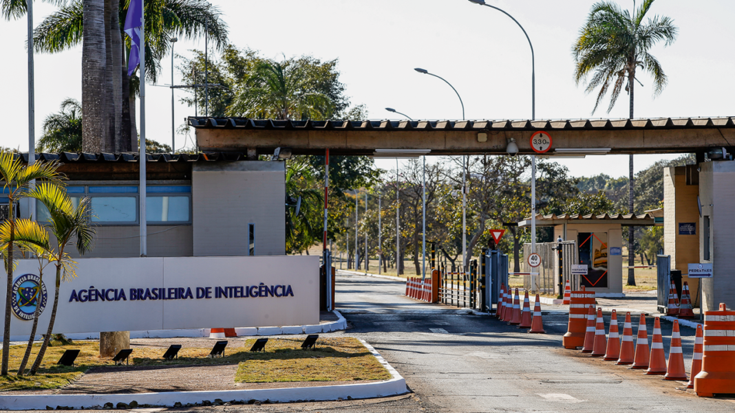 Servidores da Abin veem inteligência à deriva Servidores da Abin veem inteligência à deriva