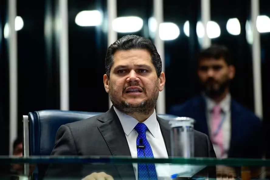Alcolumbre segura promulgação de pauta-bomba Alcolumbre segura promulgação de pauta-bomba