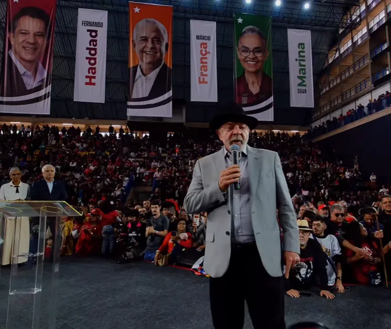 ‘Não venham de fora meter o dedo nas nossas eleições’, diz Lula em convenção do PT em SP ‘Não venham de fora meter o dedo nas nossas eleições’, diz Lula em convenção do PT em SP