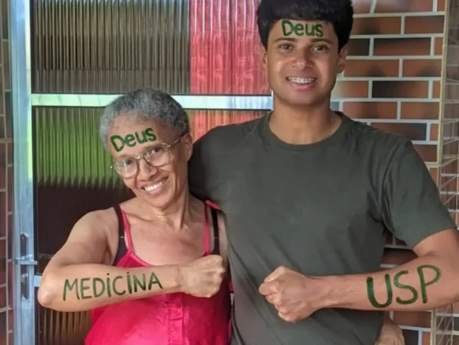 Baiano aprovado em 1º lugar em Medicina na USP está na UTI Baiano aprovado em 1º lugar em Medicina na USP está na UTI