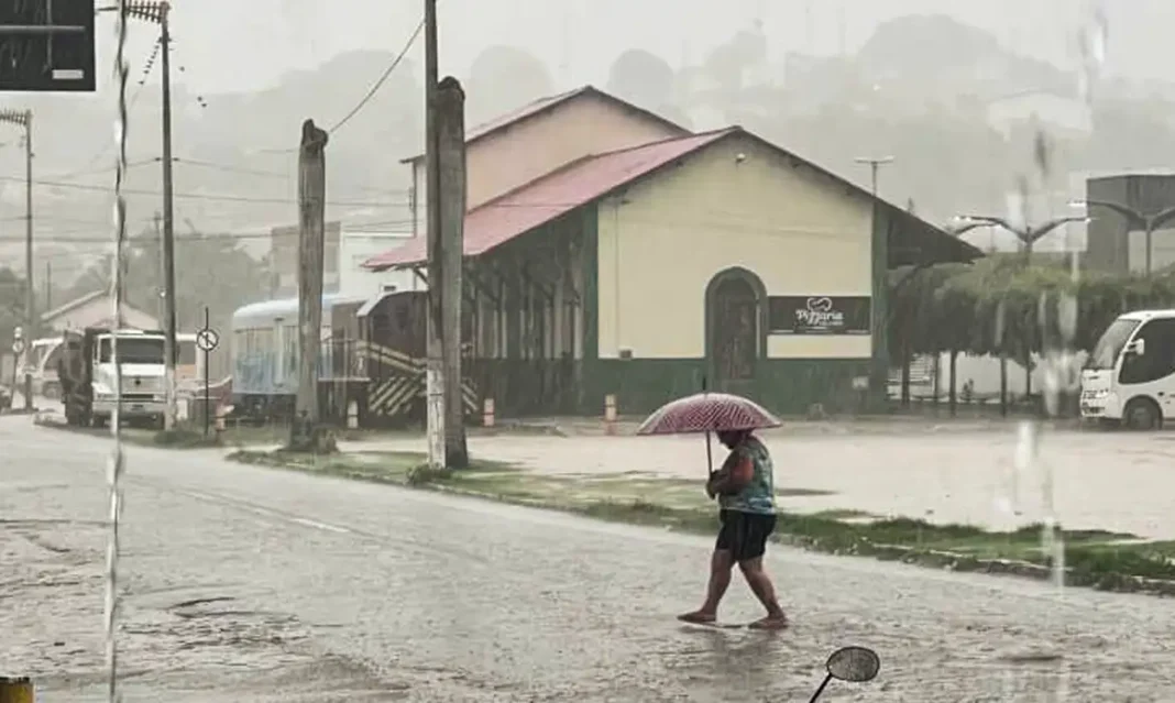 Inmet alerta para chuva intensa em cidades do Nordeste Inmet alerta para chuva intensa em cidades do Nordeste
