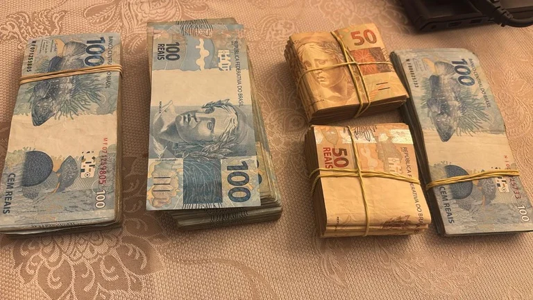 PF mira pessoas ligadas a Sóstenes em nova fase de operação sobre desvio de cota parlamentar PF mira pessoas ligadas a Sóstenes em nova fase de operação sobre desvio de cota parlamentar