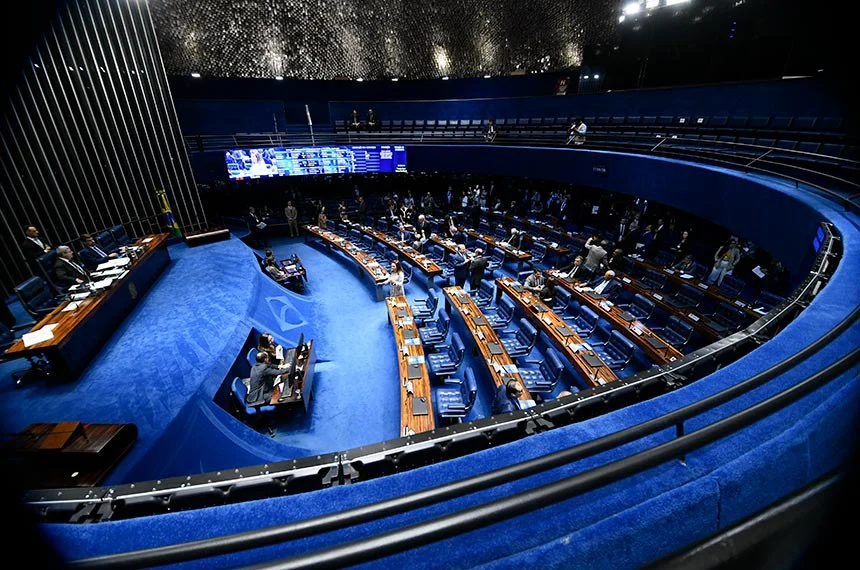 Alcolumbre adia votação de aposentadoria para agentes de saúde Alcolumbre adia votação de aposentadoria para agentes de saúde