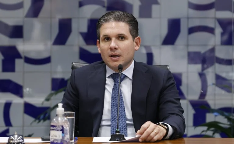 Motta: decisão de Dino é ‘indevida intervenção judicial’ Motta: decisão de Dino é ‘indevida intervenção judicial’