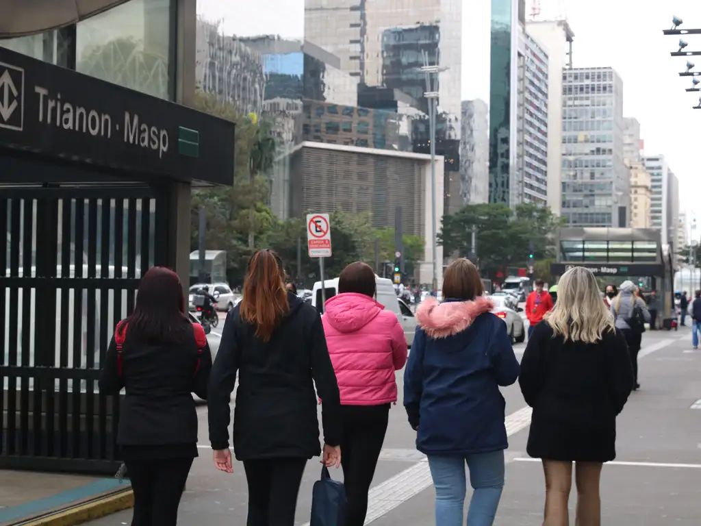 Frio avança no Centro-Sul e chuva fica restrita ao litoral e à Região Norte Frio avança no Centro-Sul e chuva fica restrita ao litoral e à Região Norte
