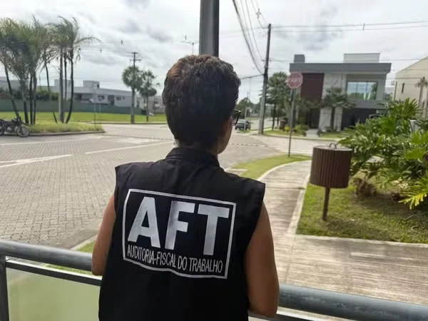 Quem são os empregadores de doméstica resgatada após 55 anos sem salário no CE Quem são os empregadores de doméstica resgatada após 55 anos sem salário no CE